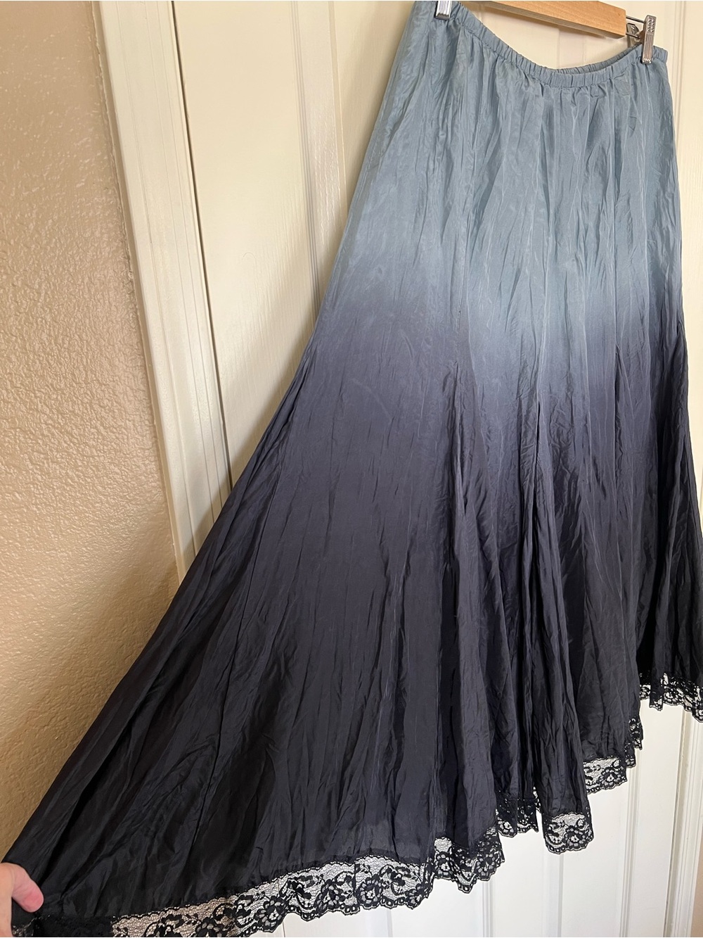 Karen Kane Petites M 100% Silk Ombré Lace Trim Maxi Skirt - Picture 4 of 9